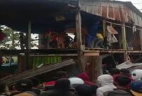 Rumah pelaku penculikan dan pembunuhan sadis dihancurkan warga (Foto/Istimewa)