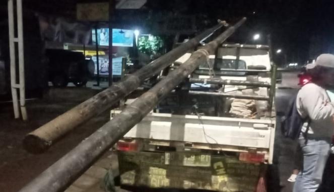 Aktivitas pemasangan fiber optik di Gowa