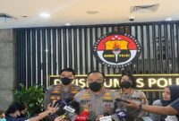 Kepala Divisi Humas Polri Irjen Dedi Prasetyo saat memberikan keterangan pers 