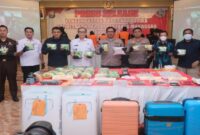 Kapolda Sulsel saat konferensi pers di Polrestabes Makassar, Kamis, (12/01/2023)