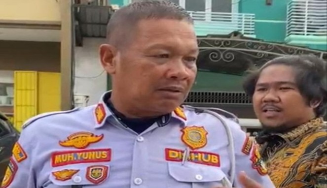 Screenshot video Petugas Dishub Yunus dan Aan Anak Anggota DPRD Wajo