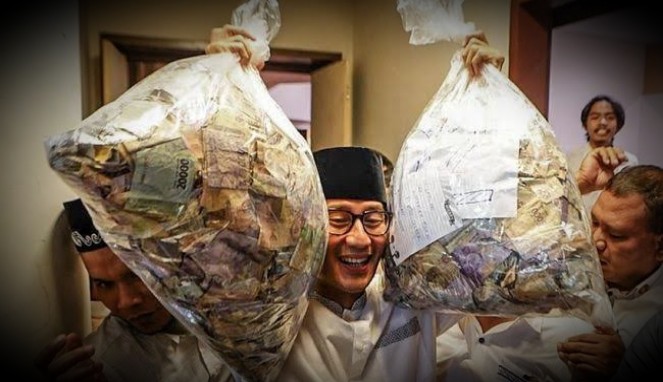 Dana Sumbangan emak-emak yang dipamer Sandiaga Uno/Net