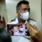 Mualim II KM Labobar saat dimintai keterangan oleh wartawan malah memilih kabur tanpa memberikan jawaban terkait pungli, kamar ABK yang disewakan dan kelas ekonomi yang beralih fungsi menjadi gudang di kapal tersebut (Foto Bachtiar)