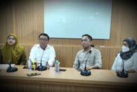 Direktur RS Labuang Baji, Ketua Komite Medik RSLB, Dokter Bedah Anak, konferensi pers terkait bayi yang meninggal akibat perawat salah suntik (Foto Istimewa)