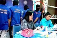 Salah satu tersangka narkoba berbalik saat konferensi pers BNNK Tana Toraja dan mengaku dibekingi polisi. (Foto: Istimewa)