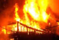 Ilustrasi Rumah Dibakar