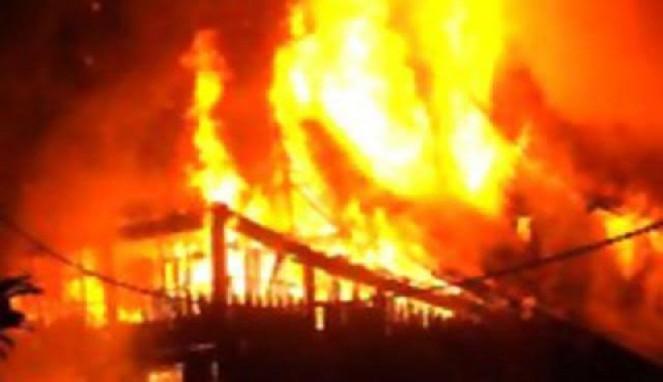 Ilustrasi Rumah Dibakar