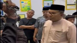 Wali Kota Makassar, Moh Ramdhan Danny Pomanto, temui korban reruntuhan kubah Masjid Tifatul Jamaah (Foto Istimewa)