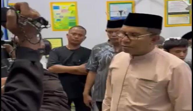 Wali Kota Makassar, Moh Ramdhan Danny Pomanto, temui korban reruntuhan kubah Masjid Tifatul Jamaah (Foto Istimewa)