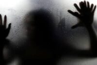 Ilustrasi diperkosa di tembok