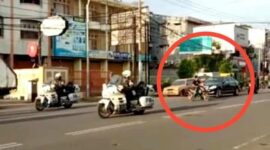 Video Screehshot: Pemotor Ugal-ugalan Nyaris Tabrak Mobil Presiden Jokowi