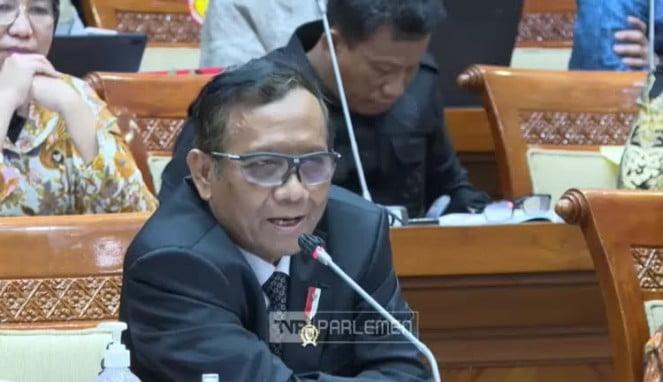 Tangkapan layar Youtube, Menko Polhukam Mahfud MD dalam RDP bersama Komisi III DPR