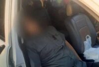 Briptu RF dalam kondisi tak bernyawa dengan luka tembak di bagian dada kiri. Tampak kaca depan mobil dinas Polri yang ditumpangi korban mengalami retak. (Istimewa/Instagram)