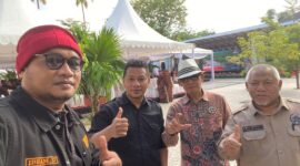 Dua Petinggi JIWAI (Kiri), Sulaiman DEKOPI (Tengah) dan (Ketua Umum DEKOPI Sulsel) Prof. Dr. Ir. H. Kaimuddin, M.Si, (Kanan)
