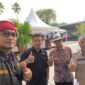 Dua Petinggi JIWAI (Kiri), Sulaiman DEKOPI (Tengah) dan (Ketua Umum DEKOPI Sulsel) Prof. Dr. Ir. H. Kaimuddin, M.Si, (Kanan)