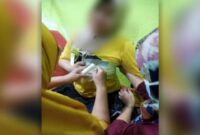 Wanita yang berprofesi sebagai bidan di RSUD Syekh Yusuf, Ratnawati (34) menjadi korban pembusuran (Foto Netizen Facebook)