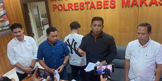 Polrestabes Makassar saat merilis kasus pesta miras oplosan berujung maut (Foto Humas)