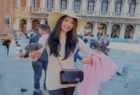 Gaya liburan mewah Vidya Piscarista adalah sosok istri dari Sudarman Harja Saputra, pejabat BPN yang terseret kasus mafia tanah