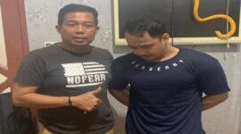 Pelaku Ibnu Akbar Assyddiq alias Didi Bin Abrar Amin (Kanan)