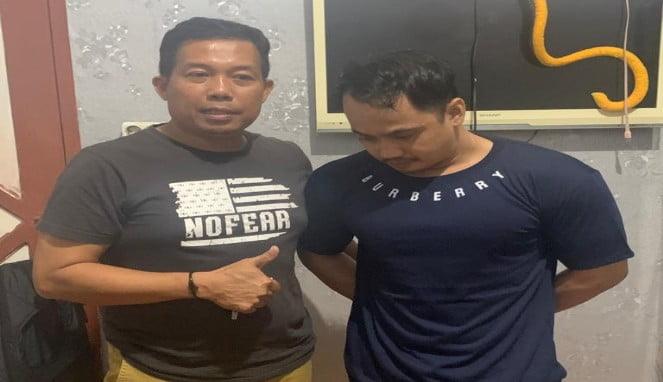 Pelaku Ibnu Akbar Assyddiq alias Didi Bin Abrar Amin (Kanan)