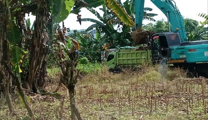 Aktivitas tambang ilegal di Desa Sokkolia, Kabupaten Gowa