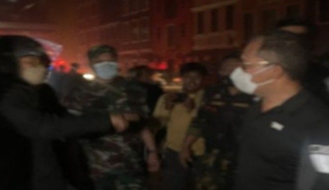 Danny Pomanto turun langsung memantau kondisi TSM Makassar yang terbakar