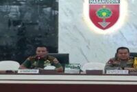 Konferensi pers Pangdam XIV/Hasanuddin Mayjen Totok Imam Santoso dan Kapolda Sulsel Irjen Setyo Boedi Moempoeni Harso