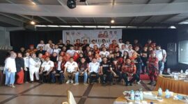 Foto Ketua dan Pengurus Badan Pengusaha Pemuda Pancasila (BPPP atau BP Pemuda Pancasila) pada acara halalbihalal di Kafe Ombak