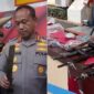 Foto Kolase : Kapolrestabes Makassar, Kombes Pol Mokhamad Ngajib dan barang bukti tombak, busur dan senapan angin