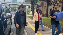 Seorang wanita yang diduga pelaku tambang emas ilegal di Kaltara, (Foto: Humas Polda Kaltara)