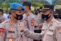 Kombes Teguh Triwantoro (kiri) yang Dicopot Karena Tak Patuhi Perintah