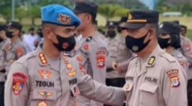 Kombes Teguh Triwantoro (kiri) yang Dicopot Karena Tak Patuhi Perintah