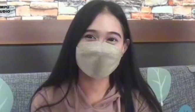 AD, seorang karyawati pabrik kosmetik di Cikarang, Bekasi