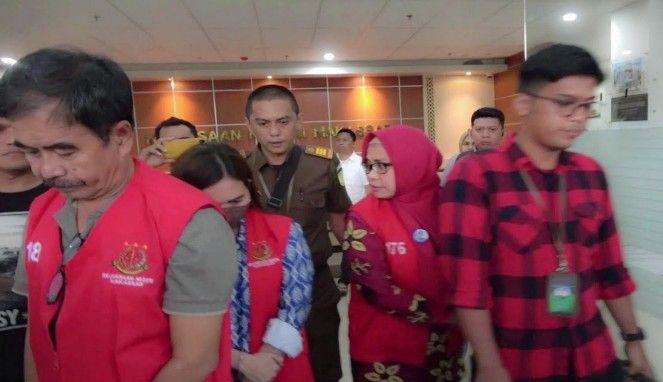 Tiga tersangka dugaan korupsi pembangunan perpustakaan Makassar