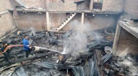 Tujuh rumah di wilayah Matampawalie, Desa Jampu, Kecamatan Liliriaja, Soppeng, ludes terbakar (Foto Istimewa)