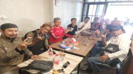 Ketua FKKM, dr Udin Malik dan beberapa Anggota The Macz Man silaturahmi dan ngopi bersama