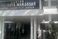 Aksi unjuk rasa AMPR Sulsel desak Pemkot Makassar tutup Alfamidi se-Kota Makassar