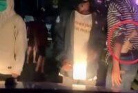 Tangkapan layar video, keluarga terduga pelaku sweeping di jalan poros Takalar mencari pelaku pengeroyokan