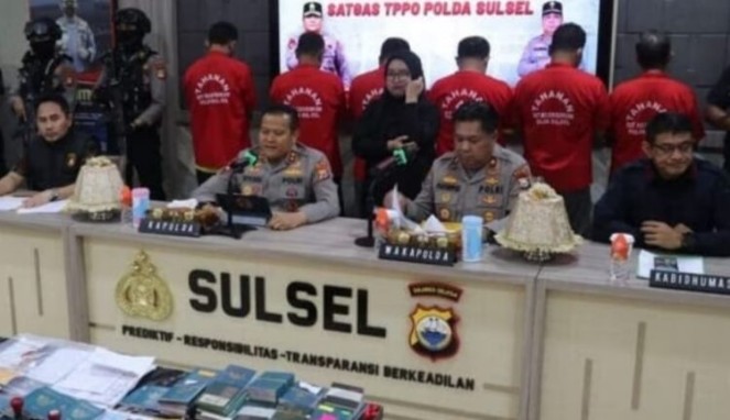 Kapolda Sulsel Irjen Pol. Setyo Boedi Moempoeni Harso, merilis kasus dugaan Tindak Pidana Perdagangan Orang (TPPO)