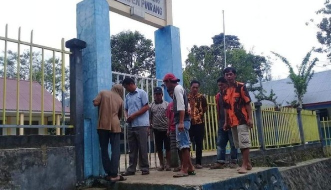 3 Tahun SD Negeri 271 Palimbongan, Pinrang, Sulsel disegel (Foto Istimewa)