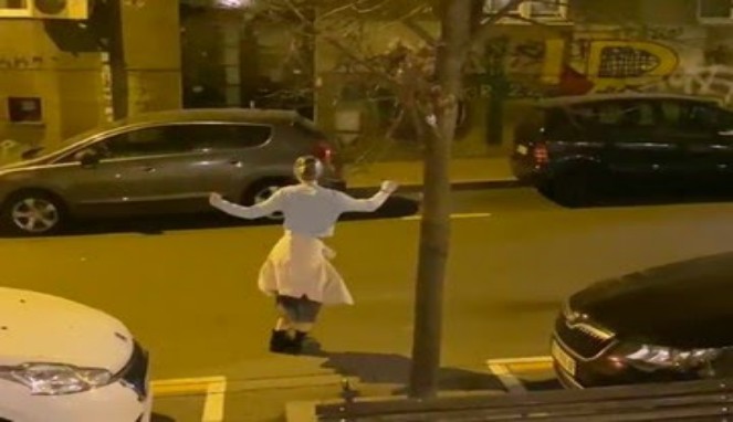 Tangkapan layar Video Dancing Lady Serbia yang Viral di TikTok