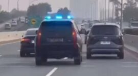 Aksi ugal-ugalan mobil Mitsubishi Pajero Sport dengan nomor dinas polisi di jalan tol