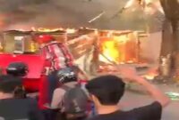 14 Warung Makan di Biringkanaya Makassar Hangus Terbakar