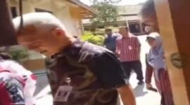 Kepala Ganjar terbentur Lonceng Besi