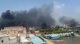 Tangkapan layar video pembakaran masjid di India