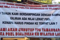 Spanduk Aksi Protes Sejumlah Warga Terkait TPA Tamangapa Antang