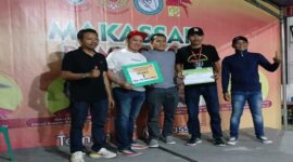 Ketua Umum Jejaring Warung Kopi Indonesia (JIWAI), Usman Dg Beta (Baju putih)