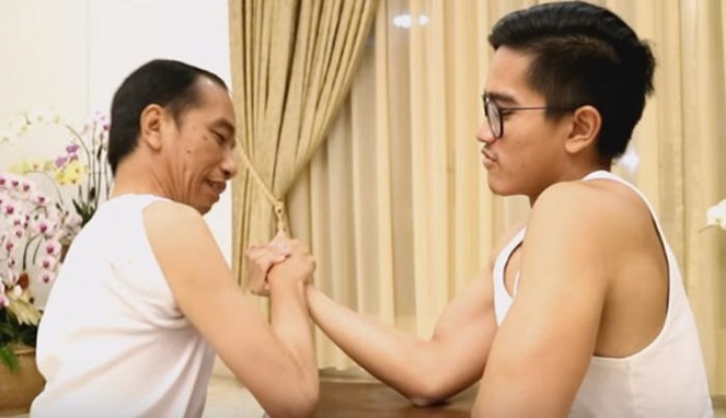 Presiden Jokowi Adu Panco dengan Putra Bungsunya Kaesang Pangarep (Capture Channel Kaesang di Youtube)
