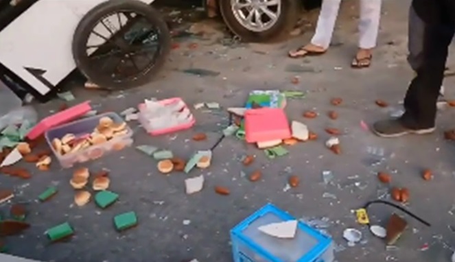 Pemobil Pelat B 32 LED Tabrak Lari Kakek Penjual Kue di Makassar