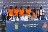 Polisi merilis lima pelaku yang terlibat dalam memproduksi film porno 